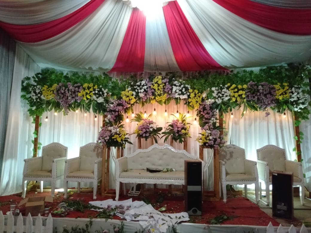 Ade Dekorasi