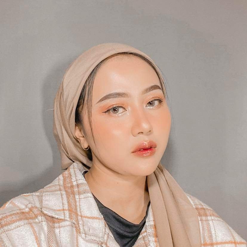 Agustina Anggri - Makeup Artist