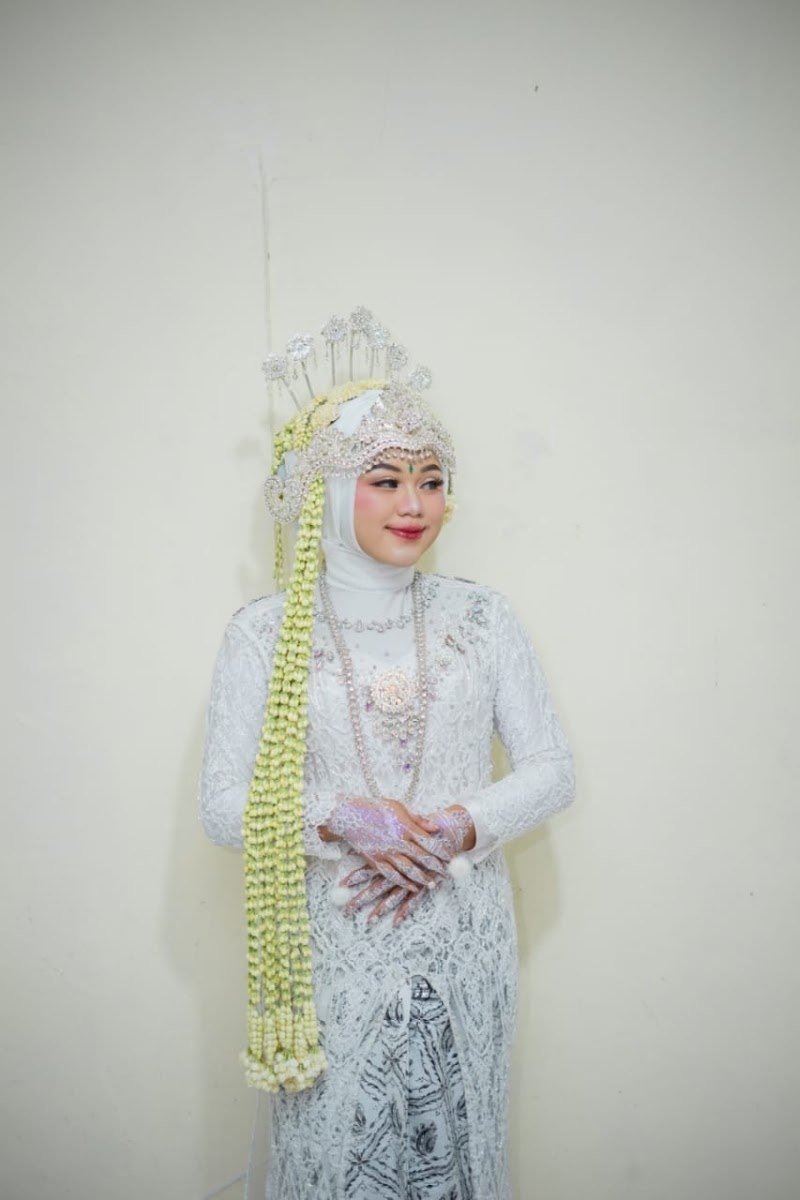 Logo Aiko Makeup Artist & Wedding Organizer