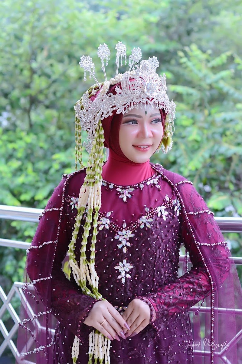 AISYAH MAKE-UP & WEDDING ORGANIZER