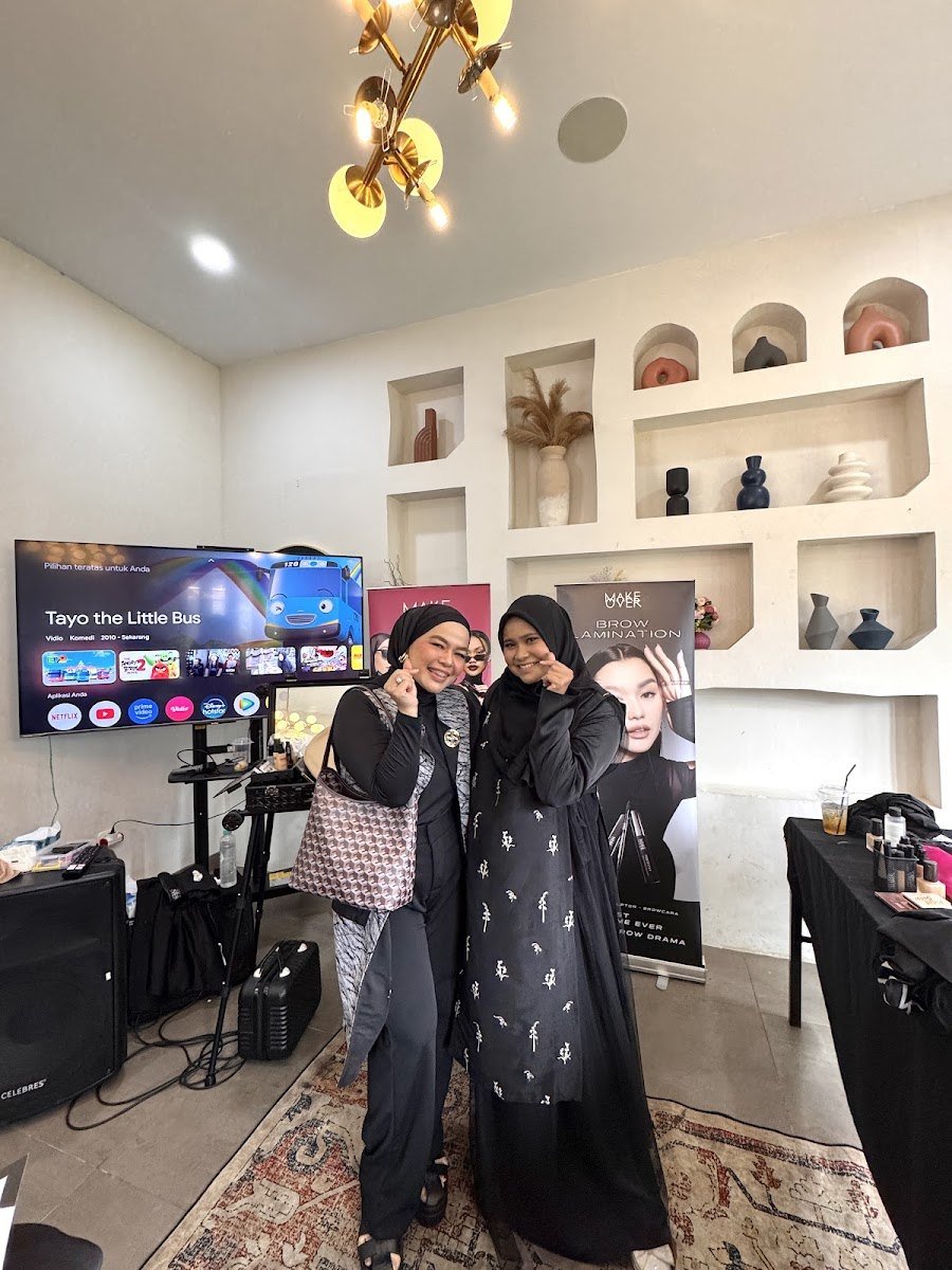 AWS Makeup Artist & Wedding Service