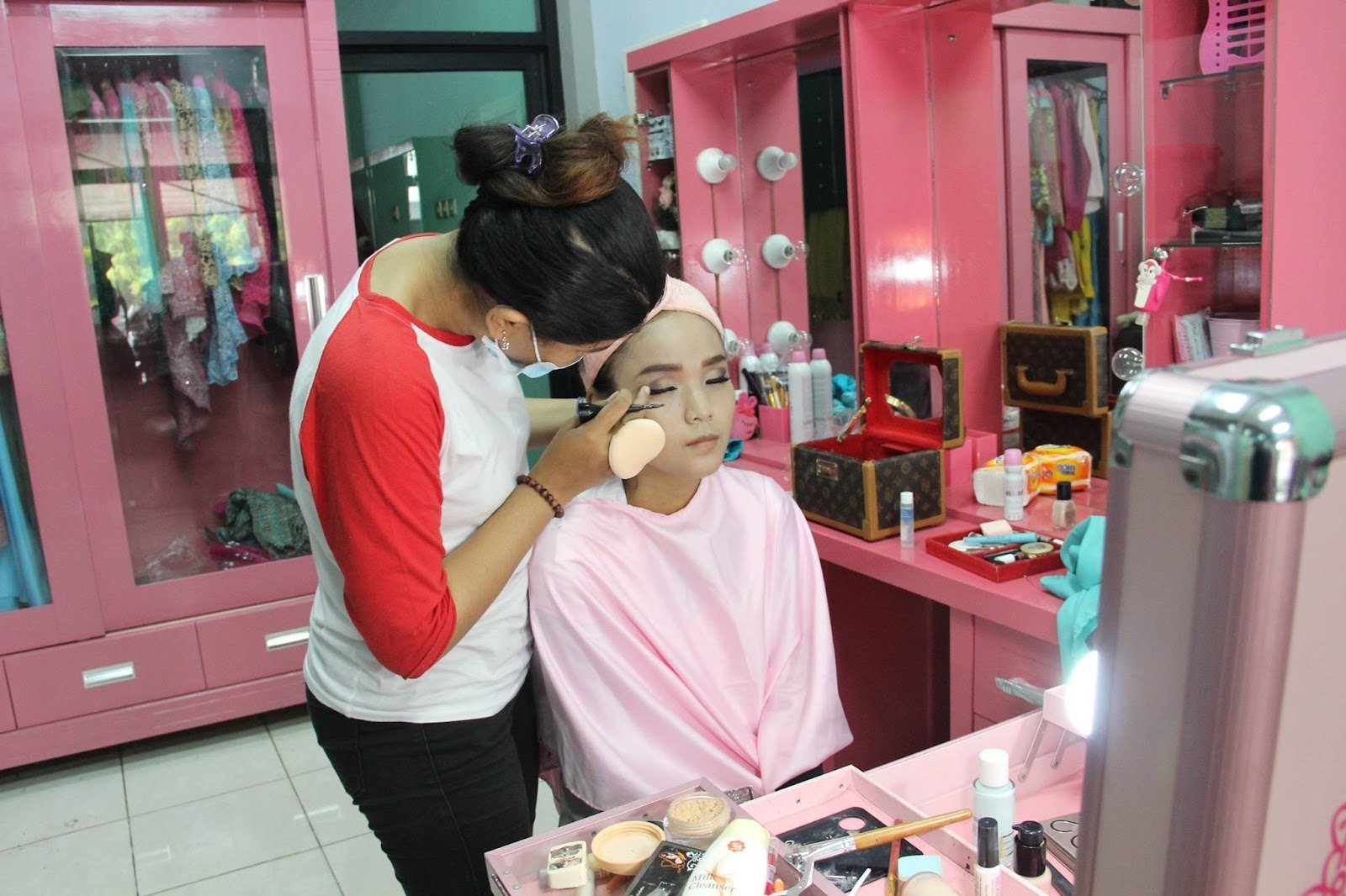 Logo AWS Makeup Artist & Wedding Service