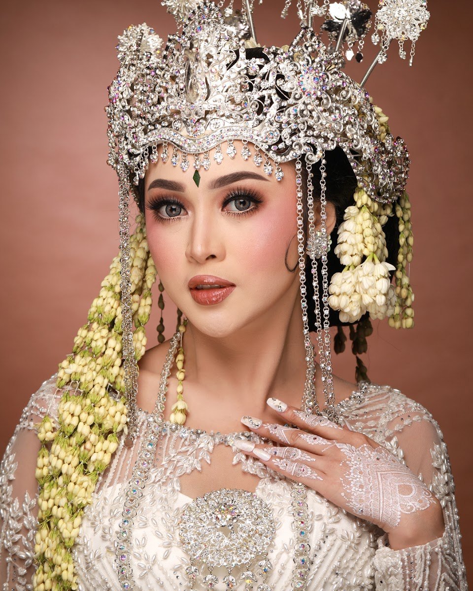 Ayu Dwi Wedding Gallery
