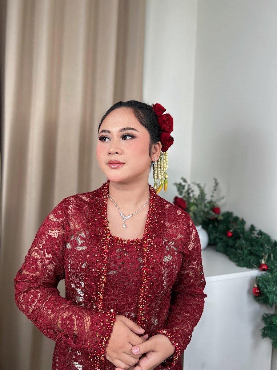 Logo Ayu Profesional Makeup Artist