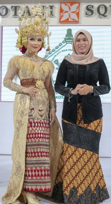 Logo Beauty Makeup by certified makeup artist (Rias Pengantin)