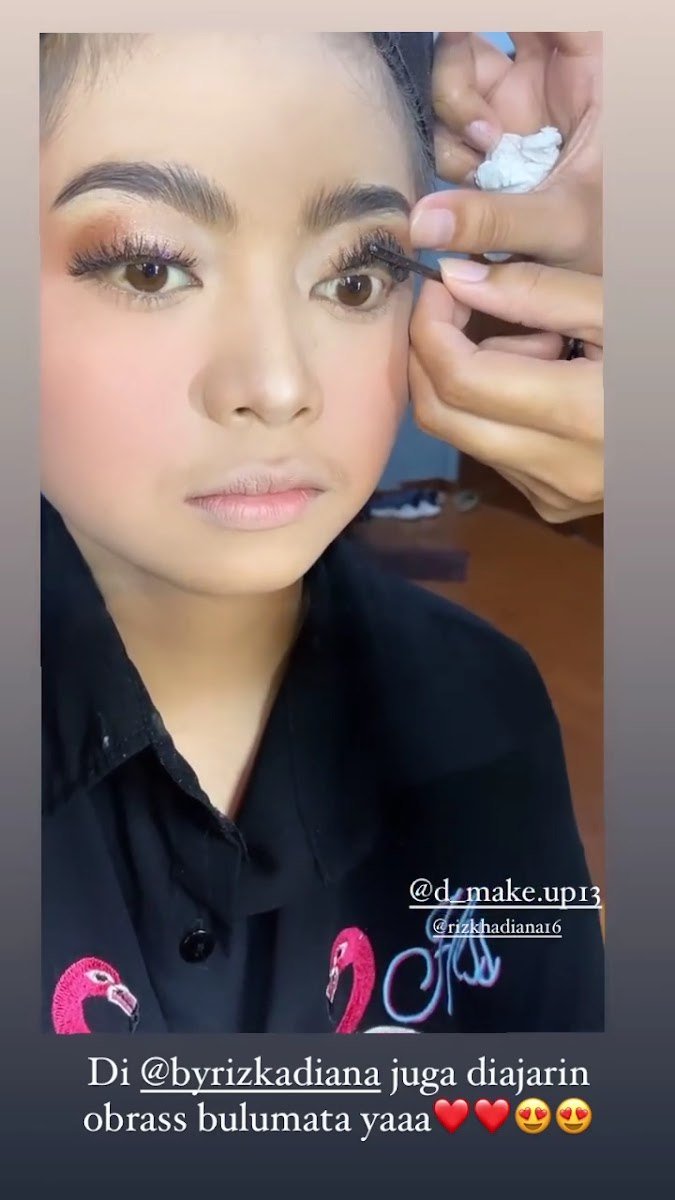 Logo Byrizkadiana Makeup & Course Makeup Tanggerang Selatan