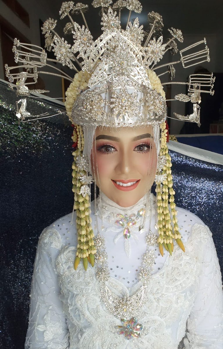 Logo DEWI RIAS PENGANTIN