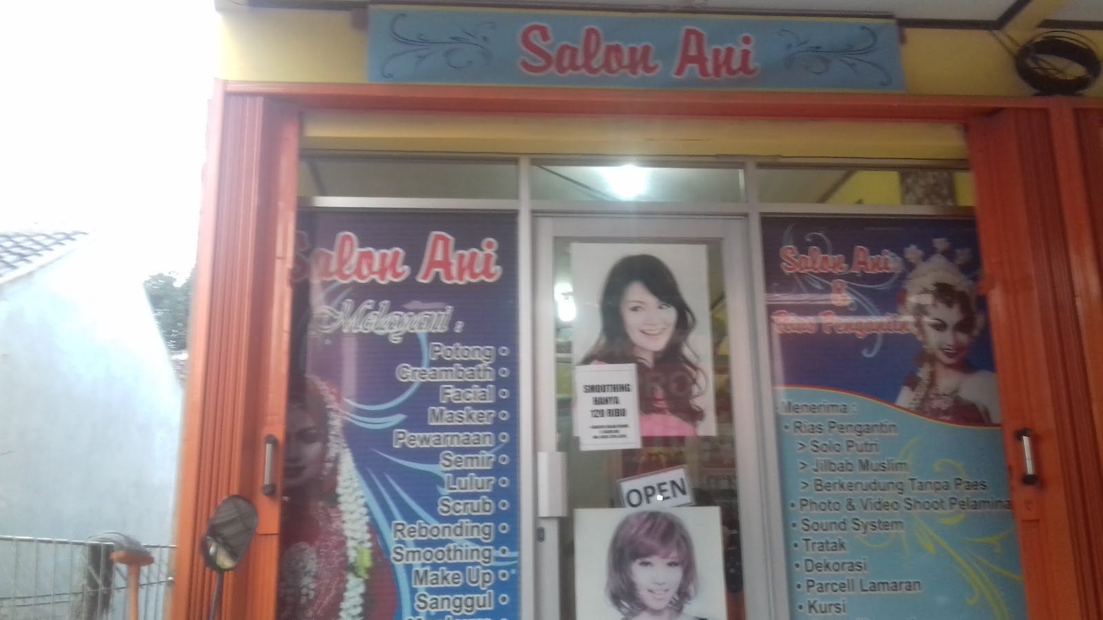 Logo OKTA SALON " KHUSUS WANITA & RIAS PENGANTIN