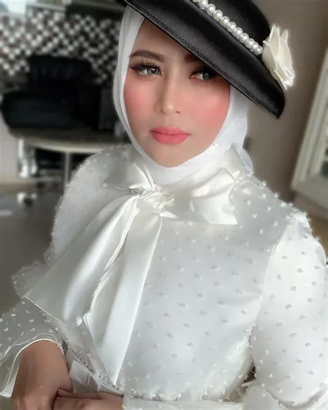Eliyza Natt | Makeup Artist and Wedding Organizer