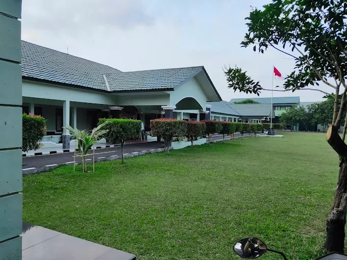 Logo Gedung Kampus Universitas Budi Luhur