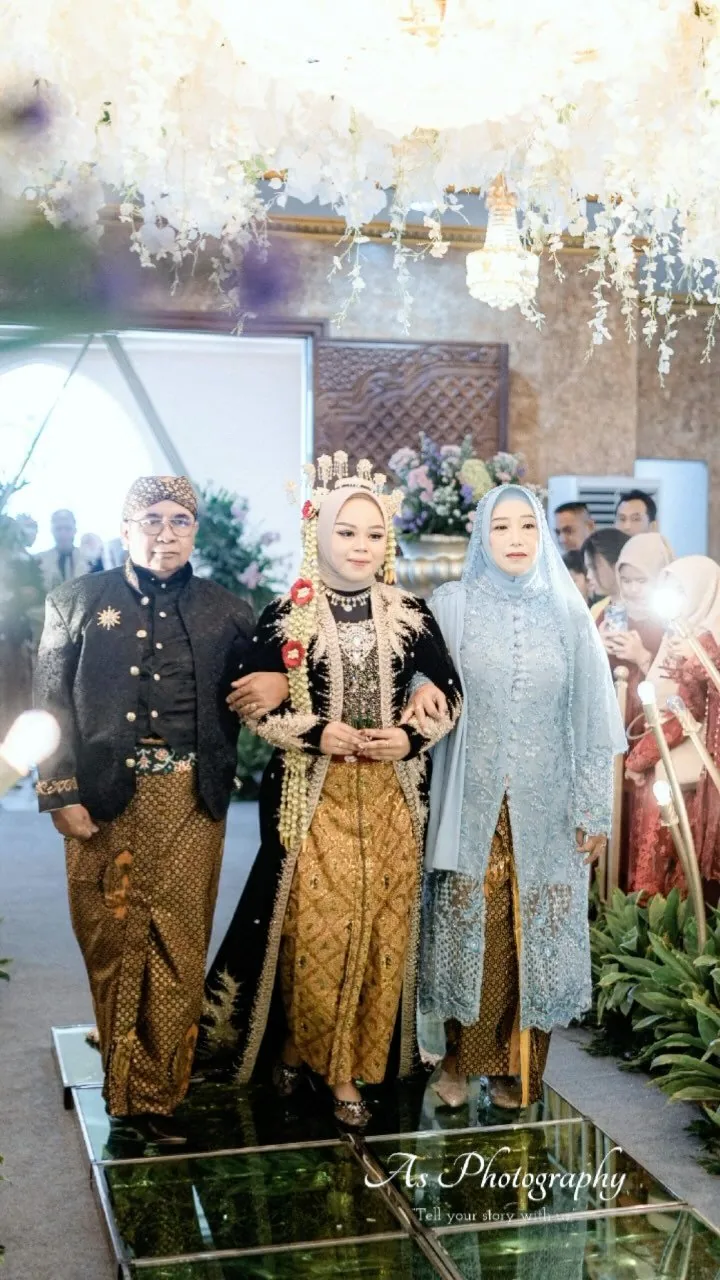 Gedung Putih Tioma - Foto 4