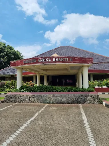 Logo Gedung TPA Uswatun Hasanah