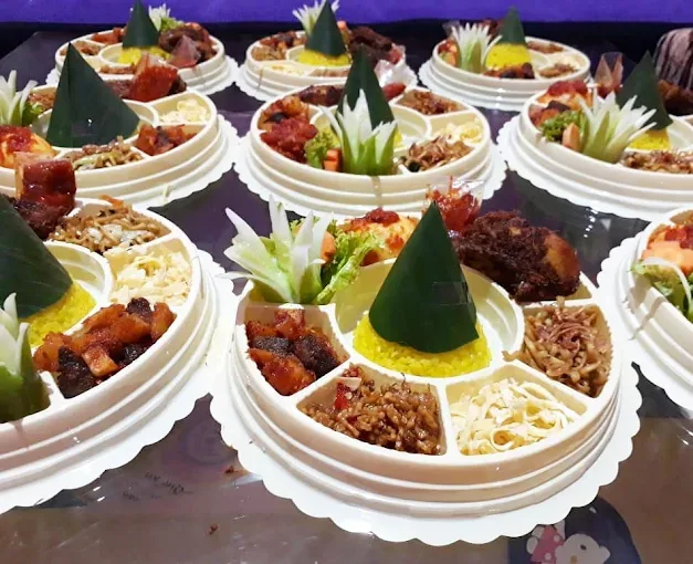 Lyana Catering