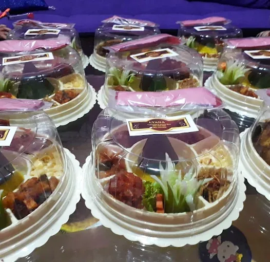 Logo Lyana Catering