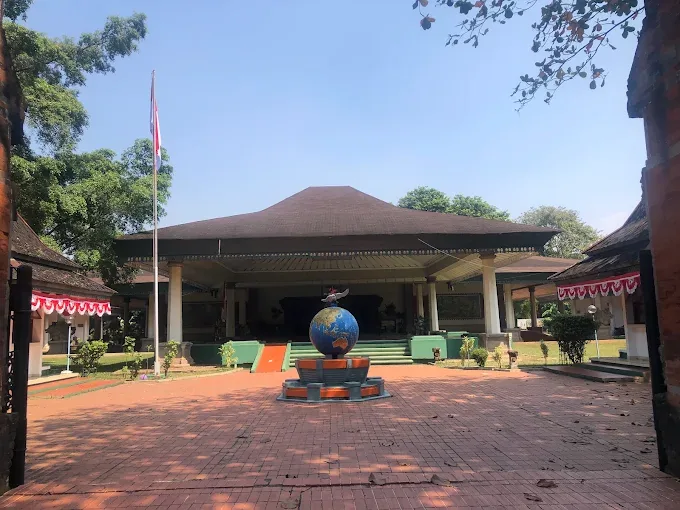 Masjid Baitul Ikhlas Kp. Makassar - Foto 3