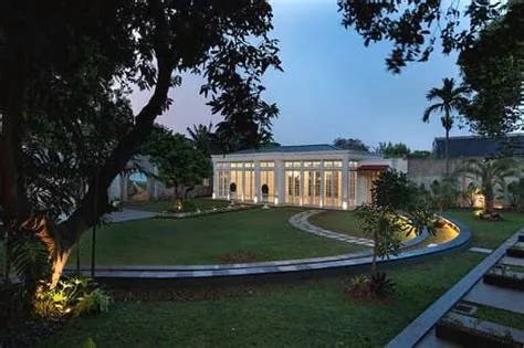 The Manor Andara