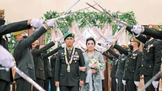 Mengenal Tradisi Pora dalam Pernikahan Militer: Apa Beda Pedang Pora, Sangkur Pora, dan Hasta Pora?