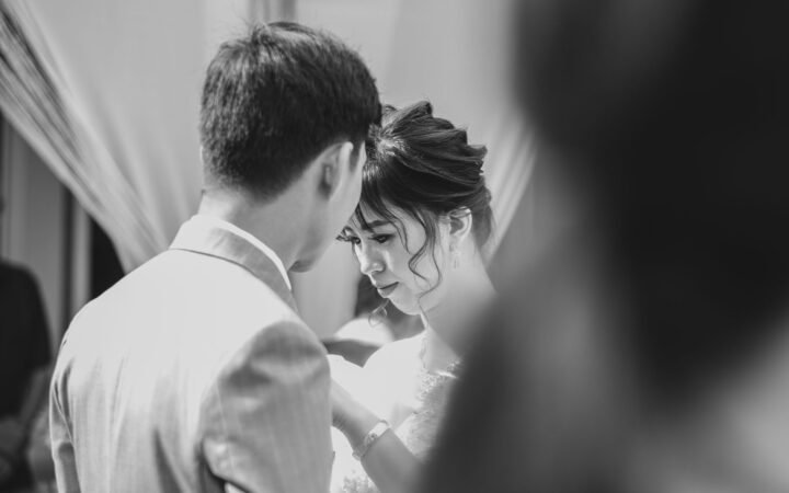 Panduan Memilih Dekorasi dan Busana Pengantin Sesuai Tema Acara Anda