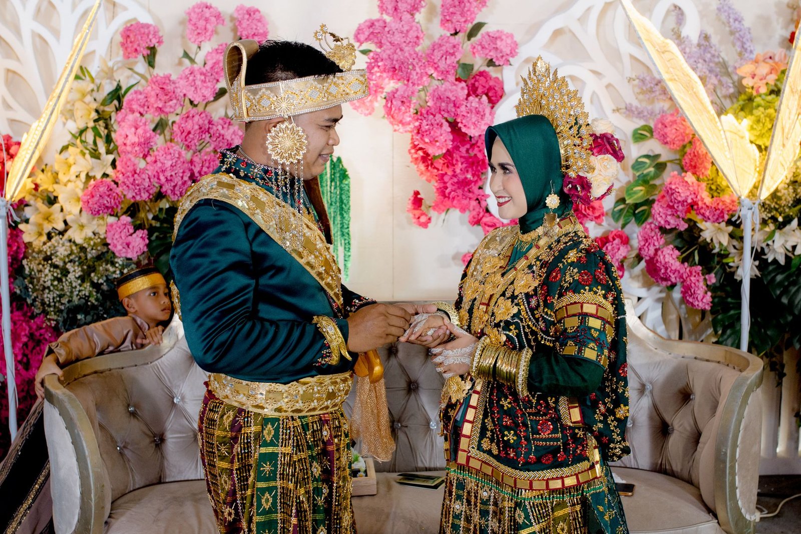 Foto stok gratis acara dalam ruangan, adat, adat bugis